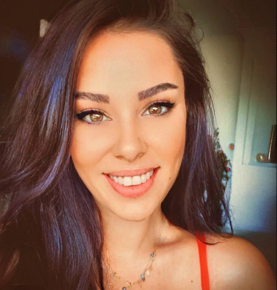 Ben inançlı biriyim, bu camia benim maneviyatıma uygun değil! Ferdi Tayfur'un kızı Tuğçe Tayfur'dan tesettür kararı 16